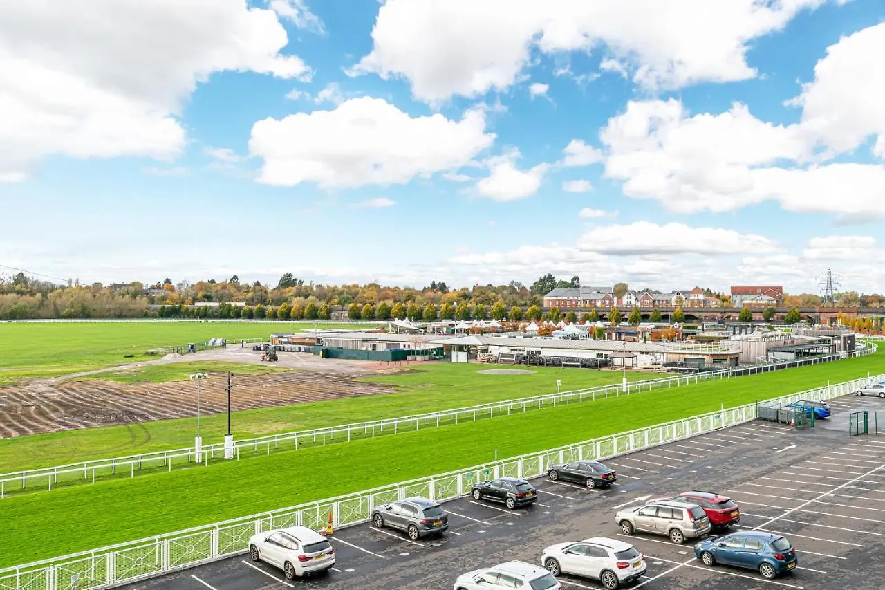 Apartment The Popular Chester Racecourse Apartments, Sleeps 4, Free Parking